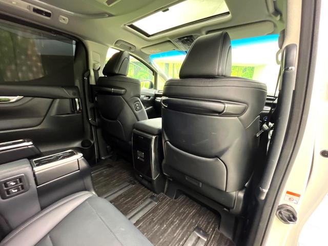 アルファード 2.5S Cパッケージ 禁煙車 サンルーフ 後席モニター 純正9インチディスプレイオーディオ 両側電動ドア バックカメラ 衝突被害軽減システム レーダークルーズ 電動リアゲート 合皮シート 前後席パワーシート ドラレコ(54枚目)