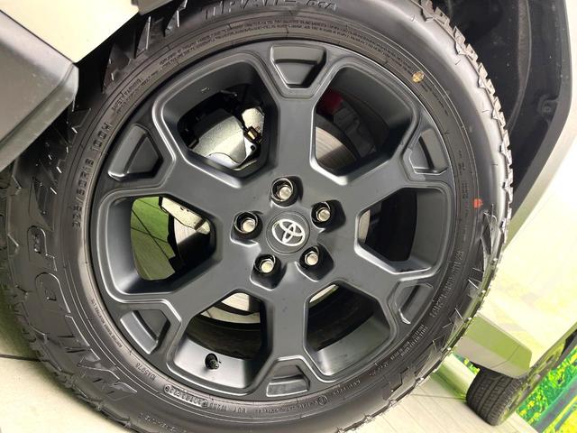 RAV4 アドベンチャー オフロードパッケージII 禁煙車 4WD 全周囲カメラ 衝突被害軽減システム レーダークルーズ シートベンチレーション パワーシート パワーバックドア コーナーセンサー デジタルインナーミラー ルーフレール ETC2.0(13枚目)