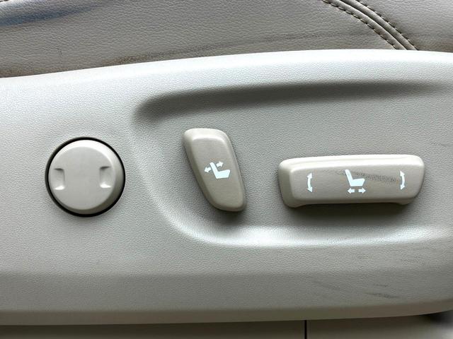 ランドクルーザープラド ＴＸ　Ｌパッケージ　マットブラックエディション　サンルーフ　メーカーオプションナビ　アラウンドビューモニター　７人乗り　レーダークルーズコントロール　シートベンチレーション　パワーシート　スマートキー　クリアランスソナー　ＥＴＣ　フルセグ　禁煙車（33枚目）