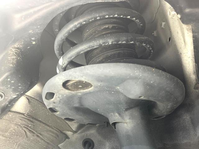 ヴォクシー ハイブリッドZS 煌III 禁煙車 純正9型ナビ フリップダウンモニター セーフティセンス バックカメラ 両側電動スライドドア シートヒーター ハーフレザーシート ETC 純正16インチアルミホイール スマートキー(19枚目)