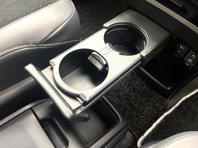 ヴォクシー ハイブリッドZS 煌III 禁煙車 純正9型ナビ フリップダウンモニター セーフティセンス バックカメラ 両側電動スライドドア シートヒーター ハーフレザーシート ETC 純正16インチアルミホイール スマートキー(60枚目)