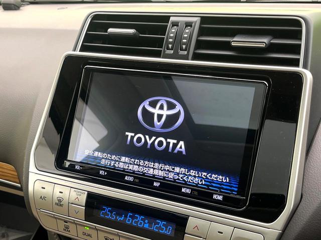 【純正９型ナビ】人気の純正ナビを装備。オーディオ機能も充実しており、Ｂｌｕｅｔｏｏｔｈ接続すればお持ちのスマホやＭＰ３プレイヤーの音楽を再生可能！毎日の運転がさらに楽しくなります！！