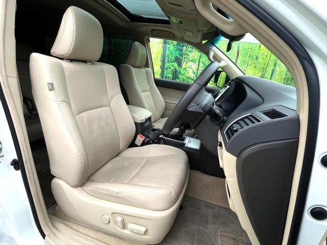 【ベージュレザーシート】デザイン性が高く、高級感のあるベージュ革シート。常に体に触れる部分だから、座り心地の良さにはこだわりたいですね♪汚れの付着や劣化を抑制する内装コーティング施工もおススメですよ♪