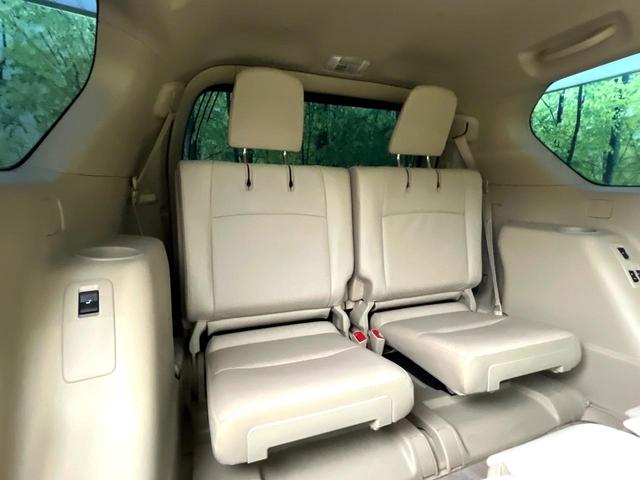 ３列目シートはもちろん状態良好☆大人でもゆったりと座って頂けますので、大人数でのお出かけもラクラクです♪ご家族で、気の知れた仲間で、ドライブに行くのが楽しみですね♪