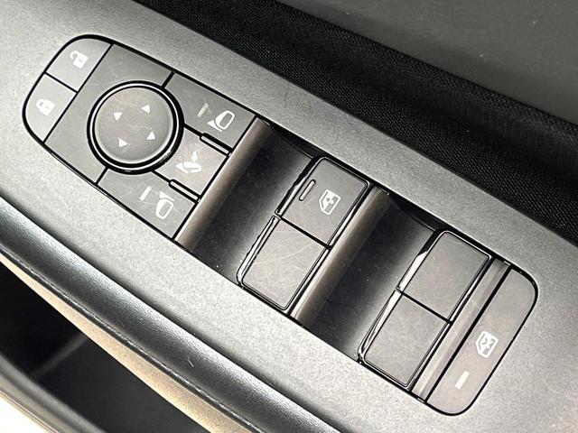 ノート Ｘ　禁煙車　メーカー９型ナビ　全周囲カメラ　プロパイロット　ブラインドスポットモニター　ＥＴＣ　デジタルインナーミラー　コーナーセンサー　電子パーキング　オートブレーキホールド　スマートキー（25枚目）