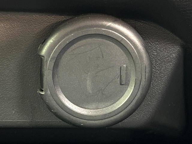 ノート Ｘ　禁煙車　メーカー９型ナビ　全周囲カメラ　プロパイロット　ブラインドスポットモニター　ＥＴＣ　デジタルインナーミラー　コーナーセンサー　電子パーキング　オートブレーキホールド　スマートキー（34枚目）