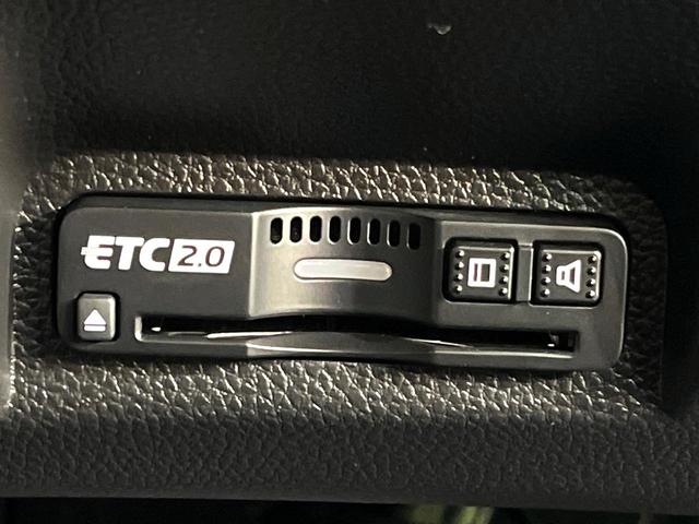 ヴェゼル e:HEV Z 登録済未使用車 9インチホンダコネクトディスプレイ 全周囲カメラ ETC2.0 電動リアゲート パドルシフト LEDヘッド フルセグTV 置くだけ充電 スマートキー シートヒーター オートライト(6枚目)
