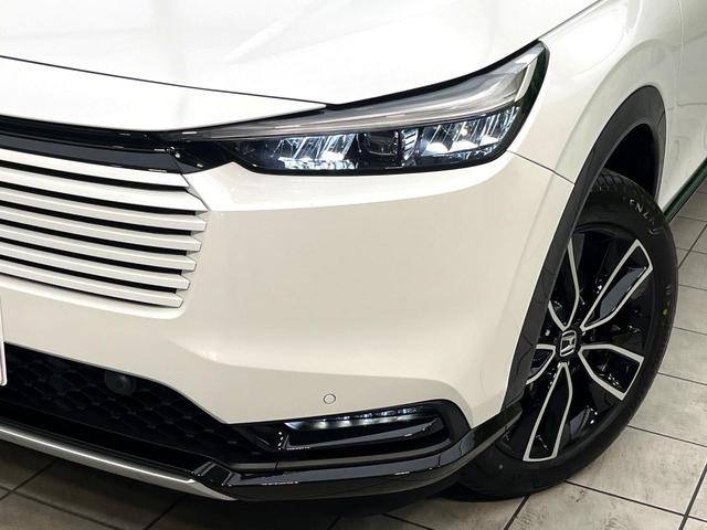 ヴェゼル e:HEV Z 登録済未使用車 9インチホンダコネクトディスプレイ 全周囲カメラ ETC2.0 電動リアゲート パドルシフト LEDヘッド フルセグTV 置くだけ充電 スマートキー シートヒーター オートライト(12枚目)