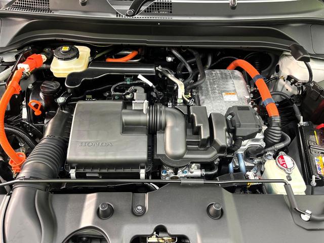 ヴェゼル e:HEV Z 登録済未使用車 9インチホンダコネクトディスプレイ 全周囲カメラ ETC2.0 電動リアゲート パドルシフト LEDヘッド フルセグTV 置くだけ充電 スマートキー シートヒーター オートライト(18枚目)