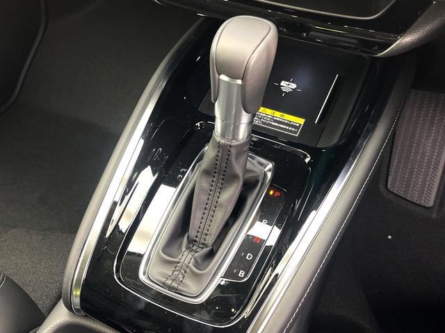 ヴェゼル e:HEV Z 登録済未使用車 9インチホンダコネクトディスプレイ 全周囲カメラ ETC2.0 電動リアゲート パドルシフト LEDヘッド フルセグTV 置くだけ充電 スマートキー シートヒーター オートライト(26枚目)