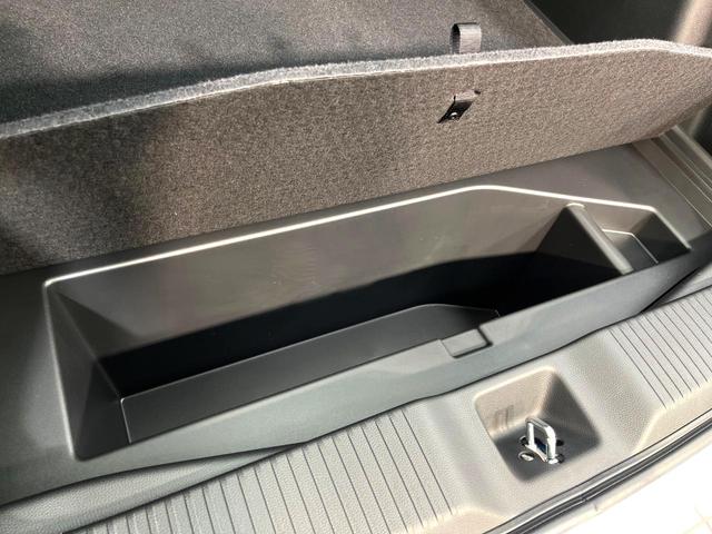 ヴェゼル e:HEV Z 登録済未使用車 9インチホンダコネクトディスプレイ 全周囲カメラ ETC2.0 電動リアゲート パドルシフト LEDヘッド フルセグTV 置くだけ充電 スマートキー シートヒーター オートライト(52枚目)