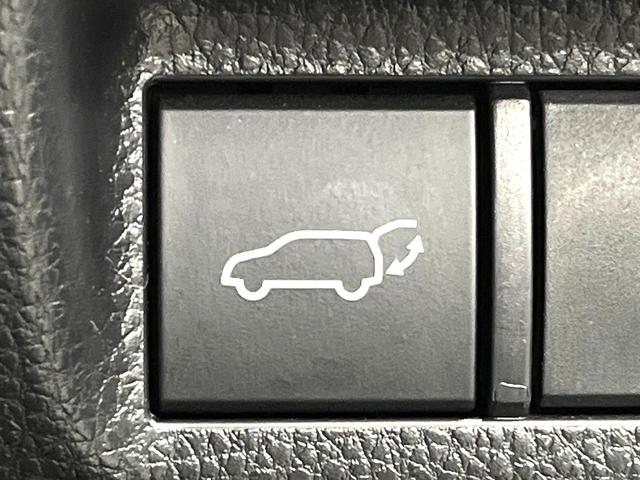 RAV4 ハイブリッドアドベンチャー 禁煙車 全周囲カメラ 9インチディスプレイ シートベンチレーション パワーバックドア セーフティセンス シートメモリー ブラインドスポット 4WD パワーシート ステアリングヒーター スマートキー(6枚目)