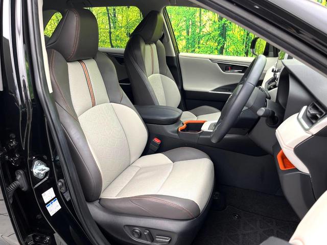 RAV4 ハイブリッドアドベンチャー 禁煙車 全周囲カメラ 9インチディスプレイ シートベンチレーション パワーバックドア セーフティセンス シートメモリー ブラインドスポット 4WD パワーシート ステアリングヒーター スマートキー(8枚目)