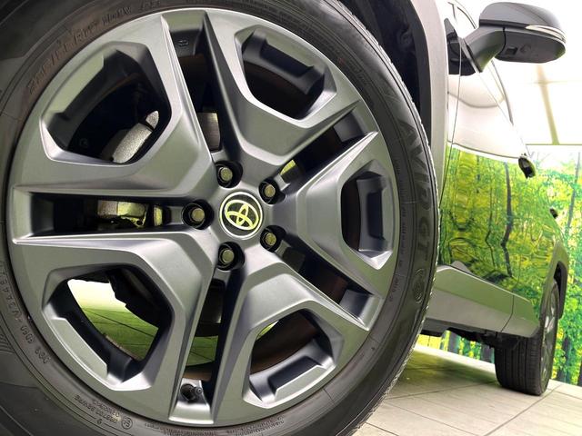 RAV4 ハイブリッドアドベンチャー 禁煙車 全周囲カメラ 9インチディスプレイ シートベンチレーション パワーバックドア セーフティセンス シートメモリー ブラインドスポット 4WD パワーシート ステアリングヒーター スマートキー(13枚目)