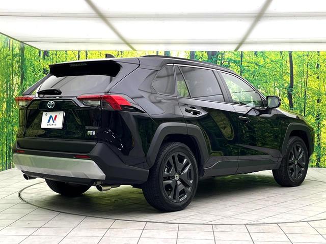 RAV4 ハイブリッドアドベンチャー 禁煙車 全周囲カメラ 9インチディスプレイ シートベンチレーション パワーバックドア セーフティセンス シートメモリー ブラインドスポット 4WD パワーシート ステアリングヒーター スマートキー(17枚目)