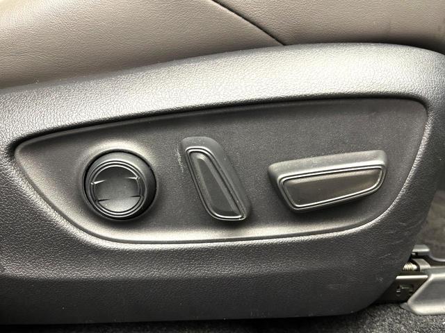 RAV4 ハイブリッドアドベンチャー 禁煙車 全周囲カメラ 9インチディスプレイ シートベンチレーション パワーバックドア セーフティセンス シートメモリー ブラインドスポット 4WD パワーシート ステアリングヒーター スマートキー(50枚目)