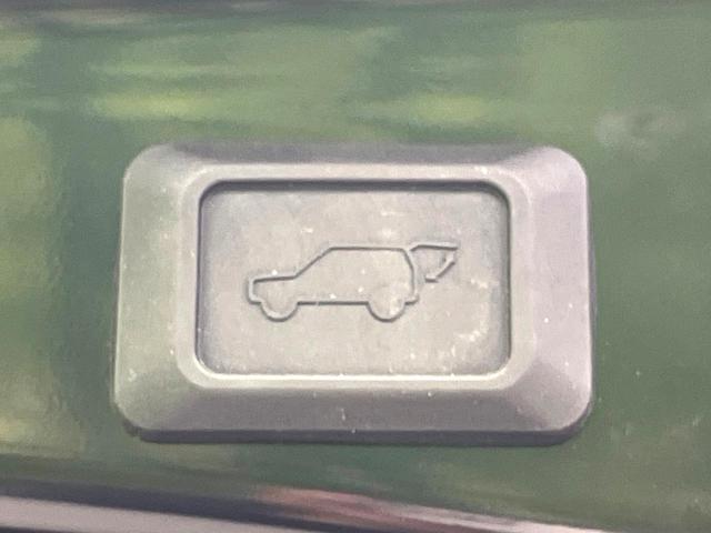 RAV4 ハイブリッドアドベンチャー 禁煙車 全周囲カメラ 9インチディスプレイ シートベンチレーション パワーバックドア セーフティセンス シートメモリー ブラインドスポット 4WD パワーシート ステアリングヒーター スマートキー(55枚目)