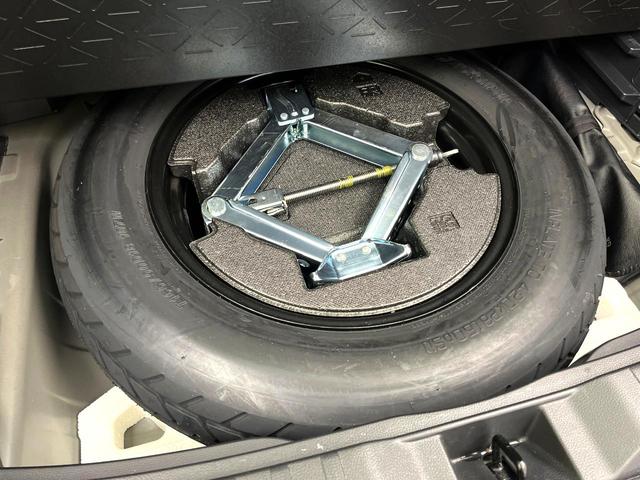 RAV4 ハイブリッドアドベンチャー 禁煙車 全周囲カメラ 9インチディスプレイ シートベンチレーション パワーバックドア セーフティセンス シートメモリー ブラインドスポット 4WD パワーシート ステアリングヒーター スマートキー(59枚目)