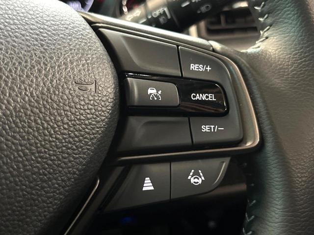 WR-V Z 純正ディスプレイオーディオ バックカメラ アダプティブクルーズコントロール ドライブレコーダー ETC スマートキー Bluetooth再生 オートエアコン LEDヘッドライト 純正17インチアルミ(5枚目)