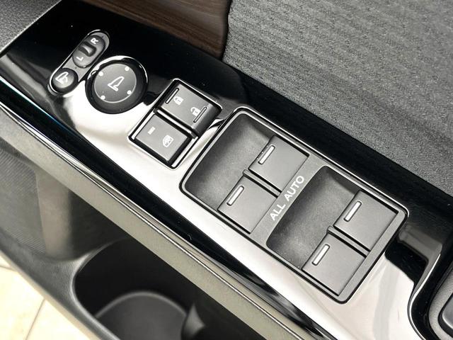 オデッセイハイブリッド e:HEVアブソルート・EX 後席モニター 純正10インチナビ 全周囲カメラ 両側電動スライドドア ブラインドスポットモニター ホンダセンシング ETC2.0 パワーシート シートヒーター 電動リアゲート スマートキー 禁煙車(29枚目)