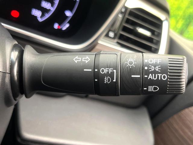 オデッセイハイブリッド e:HEVアブソルート・EX 後席モニター 純正10インチナビ 全周囲カメラ 両側電動スライドドア ブラインドスポットモニター ホンダセンシング ETC2.0 パワーシート シートヒーター 電動リアゲート スマートキー 禁煙車(40枚目)