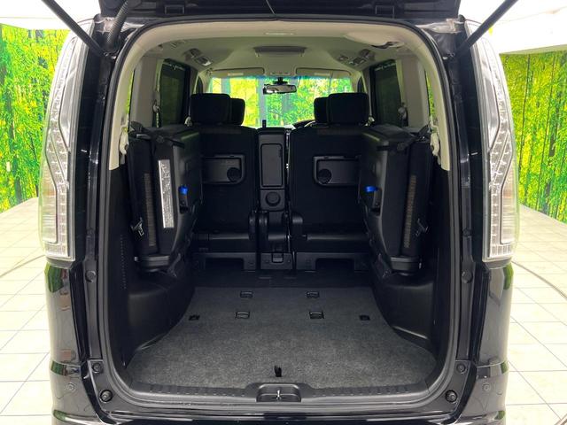 セレナ ハイウェイスターS-HVアドバンスドセーフティパック 両側電動ドア 純正SDナビ 後席モニター 全周囲カメラ 衝突被害軽減システム 禁煙車 ドラレコ コーナーセンサー スマートキー LEDヘッド ビルトインETC クルコン 車線逸脱警報 オートライト(11枚目)