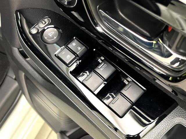 N-BOXカスタム Lターボ 禁煙車 ターボ 両側パワースライドドア ホンダセンシング フルセグTV付ナビ バックカメラ シートヒーター LEDヘッドライト ハーフレザーシート ビルトインETC オートハイビーム 車線逸脱警報(34枚目)