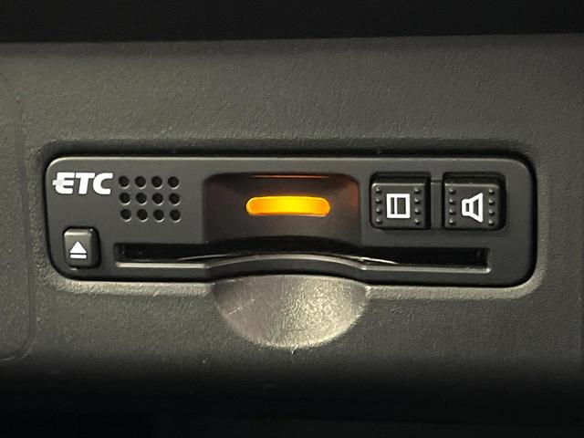 N-BOXカスタム G・ターボLパッケージ 禁煙車 シティブレーキアクティブシステム 純正ナビ バックカメラ 両側電動スライドドア ETC ハーフレザーシート HIDライト 横滑り防止装置 オートライト オートエアコン スマートキー(6枚目)