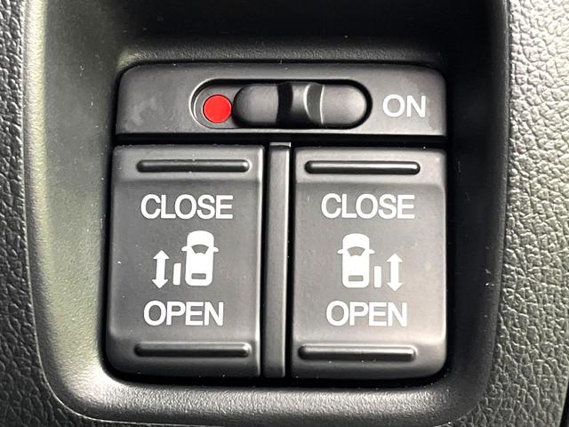 N-BOXカスタム G・ターボLパッケージ 禁煙車 シティブレーキアクティブシステム 純正ナビ バックカメラ 両側電動スライドドア ETC ハーフレザーシート HIDライト 横滑り防止装置 オートライト オートエアコン スマートキー(7枚目)