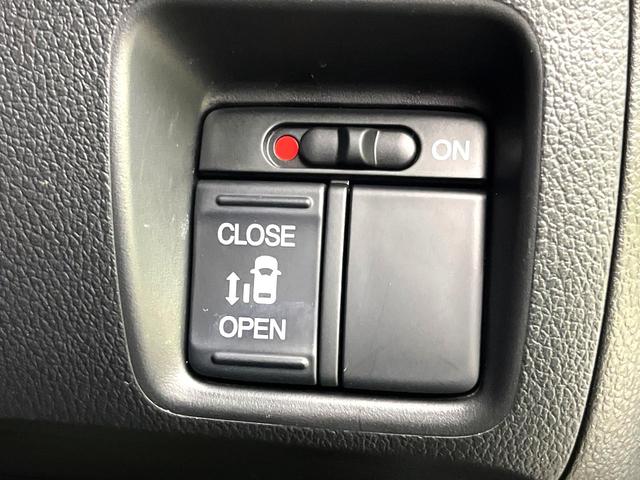 Ｎ－ＢＯＸ Ｇ・Ｌパッケージ　禁煙車　ＳＤナビ　バックカメラ　片側パワースライドドア　オートエアコン　スマートキー　パワーウィンドウ　電動格納ミラー　フロアマット　ドアバイザー　横滑り防止装置　ＥＴＣ（5枚目）