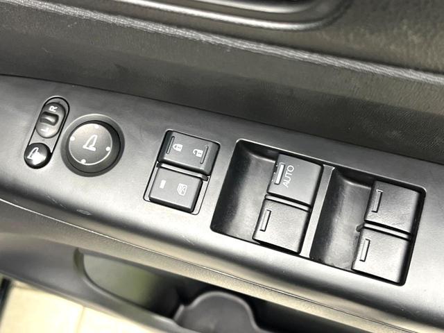 Ｎ－ＢＯＸ Ｇ・Ｌパッケージ　禁煙車　ＳＤナビ　バックカメラ　片側パワースライドドア　オートエアコン　スマートキー　パワーウィンドウ　電動格納ミラー　フロアマット　ドアバイザー　横滑り防止装置　ＥＴＣ（30枚目）