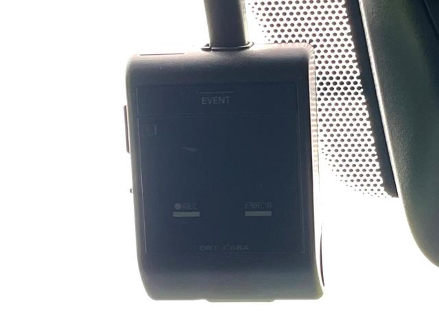 ハイエースバン スーパーＧＬ　ダークプライムＩＩ　衝突軽減　純正ナビ　全周囲カメラ　スマートキー　ドライブレコーダー　ＥＴＣ　ＬＥＤヘッドライト　Ｂｌｕｅｔｏｏｔｈ再生　デジタルインナーミラー　フルセグＴＶ　電動格納ミラー　オートハイビーム　禁煙車（6枚目）