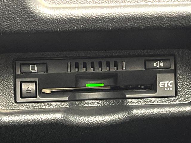 ハイエースバン スーパーＧＬ　ダークプライムＩＩ　衝突軽減　純正ナビ　全周囲カメラ　スマートキー　ドライブレコーダー　ＥＴＣ　ＬＥＤヘッドライト　Ｂｌｕｅｔｏｏｔｈ再生　デジタルインナーミラー　フルセグＴＶ　電動格納ミラー　オートハイビーム　禁煙車（7枚目）