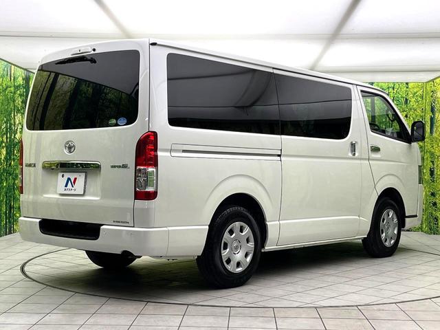 ハイエースバン スーパーＧＬ　ダークプライムＩＩ　衝突軽減　純正ナビ　全周囲カメラ　スマートキー　ドライブレコーダー　ＥＴＣ　ＬＥＤヘッドライト　Ｂｌｕｅｔｏｏｔｈ再生　デジタルインナーミラー　フルセグＴＶ　電動格納ミラー　オートハイビーム　禁煙車（17枚目）