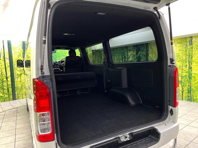 ハイエースバン スーパーＧＬ　ダークプライムＩＩ　衝突軽減　純正ナビ　全周囲カメラ　スマートキー　ドライブレコーダー　ＥＴＣ　ＬＥＤヘッドライト　Ｂｌｕｅｔｏｏｔｈ再生　デジタルインナーミラー　フルセグＴＶ　電動格納ミラー　オートハイビーム　禁煙車（47枚目）