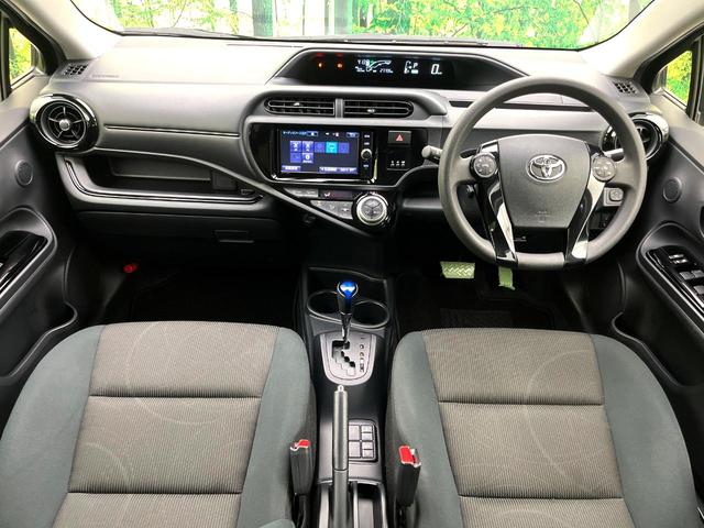 アクア Ｓスタイルブラック　禁煙車　セーフティセンス　純正ナビ　バックカメラ　ＥＴＣ　ＬＥＤヘッド　オートライト　オートエアコン　車線逸脱警報　オートマティックハイビーム　ステアリングスイッチ　スマートキー（2枚目）