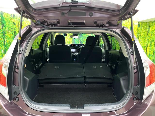 アクア Ｓスタイルブラック　禁煙車　セーフティセンス　純正ナビ　バックカメラ　ＥＴＣ　ＬＥＤヘッド　オートライト　オートエアコン　車線逸脱警報　オートマティックハイビーム　ステアリングスイッチ　スマートキー（10枚目）