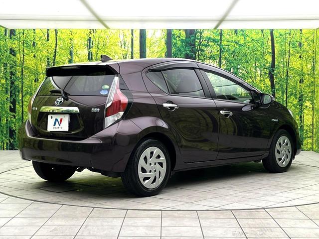 アクア Ｓスタイルブラック　禁煙車　セーフティセンス　純正ナビ　バックカメラ　ＥＴＣ　ＬＥＤヘッド　オートライト　オートエアコン　車線逸脱警報　オートマティックハイビーム　ステアリングスイッチ　スマートキー（17枚目）