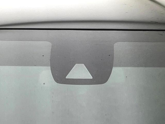 カローラツーリング ハイブリッド ダブルバイビー 禁煙車 メーカー純正ディスプレイ バックカメラ レーダークルーズコントロール セーフティセンス スマートキー 電子パーキング オートブレーキホールド ETC ハーフレザーシート オートライト(6枚目)