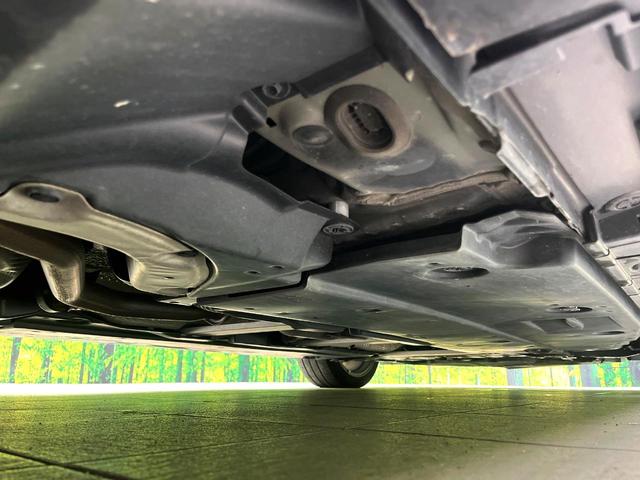 カローラツーリング ハイブリッド ダブルバイビー 禁煙車 メーカー純正ディスプレイ バックカメラ レーダークルーズコントロール セーフティセンス スマートキー 電子パーキング オートブレーキホールド ETC ハーフレザーシート オートライト(21枚目)