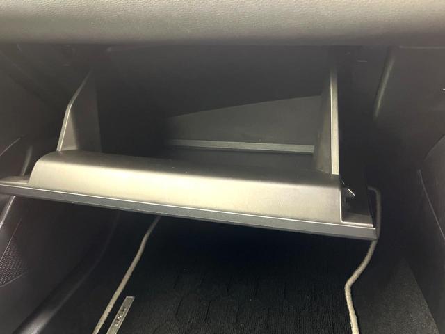 カローラツーリング ハイブリッド ダブルバイビー 禁煙車 メーカー純正ディスプレイ バックカメラ レーダークルーズコントロール セーフティセンス スマートキー 電子パーキング オートブレーキホールド ETC ハーフレザーシート オートライト(36枚目)