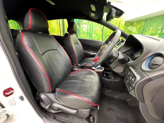 ノート ｅ－パワーオーテック　スポーツスペック　禁煙車　純正ナビ　アラウンドビューモニター　クルーズコントロール　オートエアコン　ＬＥＤヘッドライト　純正１６インチアルミ　純正革巻きステアリング　スマートキー　ＥＴＣ（8枚目）