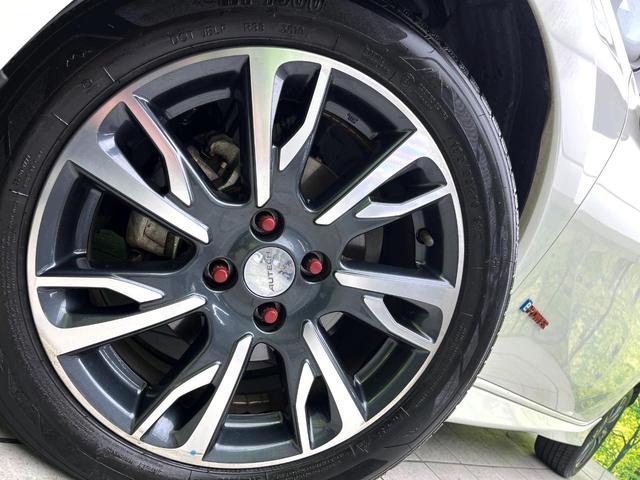 ノート ｅ－パワーオーテック　スポーツスペック　禁煙車　純正ナビ　アラウンドビューモニター　クルーズコントロール　オートエアコン　ＬＥＤヘッドライト　純正１６インチアルミ　純正革巻きステアリング　スマートキー　ＥＴＣ（13枚目）