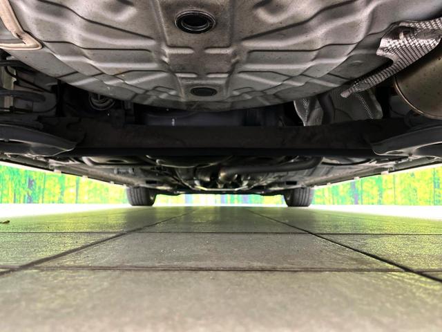 ノート ｅ－パワーオーテック　スポーツスペック　禁煙車　純正ナビ　アラウンドビューモニター　クルーズコントロール　オートエアコン　ＬＥＤヘッドライト　純正１６インチアルミ　純正革巻きステアリング　スマートキー　ＥＴＣ（19枚目）