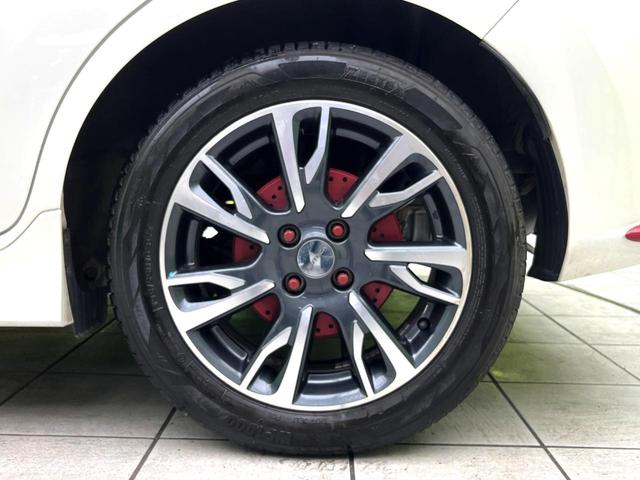 ノート ｅ－パワーオーテック　スポーツスペック　禁煙車　純正ナビ　アラウンドビューモニター　クルーズコントロール　オートエアコン　ＬＥＤヘッドライト　純正１６インチアルミ　純正革巻きステアリング　スマートキー　ＥＴＣ（42枚目）