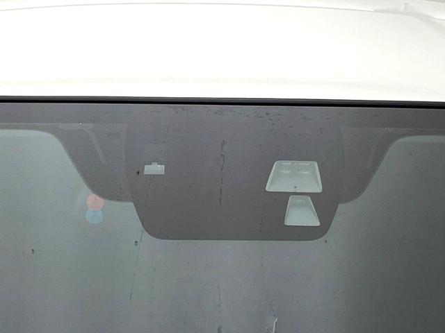 デミオ １３Ｓ　禁煙車　純正ナビ　バックカメラ　衝突軽減ブレーキ　スマートキー　ＬＥＤヘッドライト　純正１５インチアルミ　オートエアコン　電動格納ミラー　パワーウィンドウ　オートライト　ＥＴＣ（5枚目）