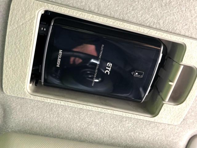 デミオ １３Ｓ　禁煙車　純正ナビ　バックカメラ　衝突軽減ブレーキ　スマートキー　ＬＥＤヘッドライト　純正１５インチアルミ　オートエアコン　電動格納ミラー　パワーウィンドウ　オートライト　ＥＴＣ（6枚目）