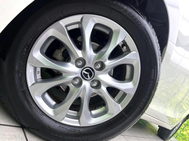 デミオ １３Ｓ　禁煙車　純正ナビ　バックカメラ　衝突軽減ブレーキ　スマートキー　ＬＥＤヘッドライト　純正１５インチアルミ　オートエアコン　電動格納ミラー　パワーウィンドウ　オートライト　ＥＴＣ（13枚目）