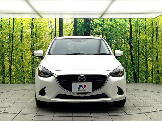 デミオ １３Ｓ　禁煙車　純正ナビ　バックカメラ　衝突軽減ブレーキ　スマートキー　ＬＥＤヘッドライト　純正１５インチアルミ　オートエアコン　電動格納ミラー　パワーウィンドウ　オートライト　ＥＴＣ（14枚目）