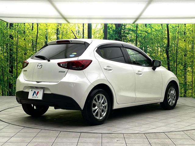 デミオ １３Ｓ　禁煙車　純正ナビ　バックカメラ　衝突軽減ブレーキ　スマートキー　ＬＥＤヘッドライト　純正１５インチアルミ　オートエアコン　電動格納ミラー　パワーウィンドウ　オートライト　ＥＴＣ（17枚目）